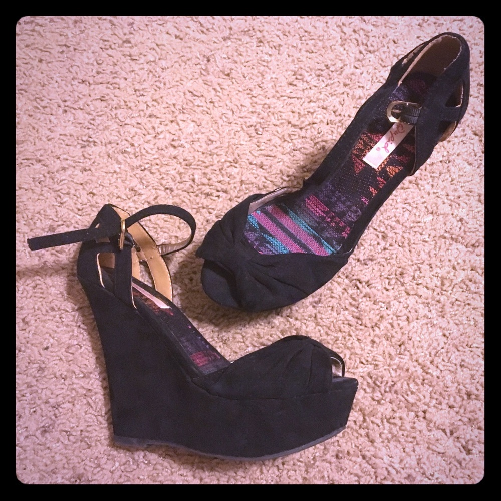 Wedge heels